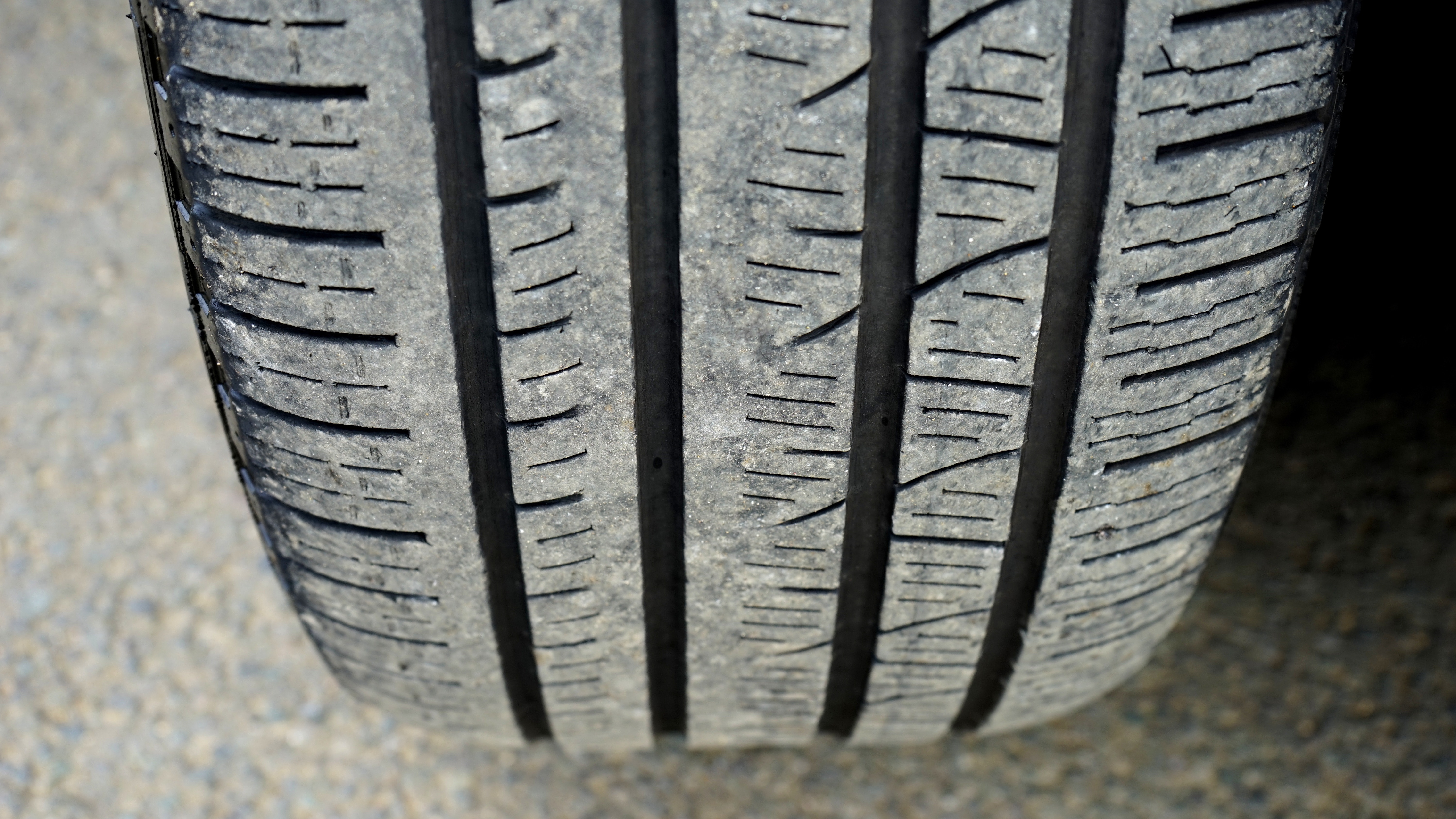 close-up-dirty-Tire 76